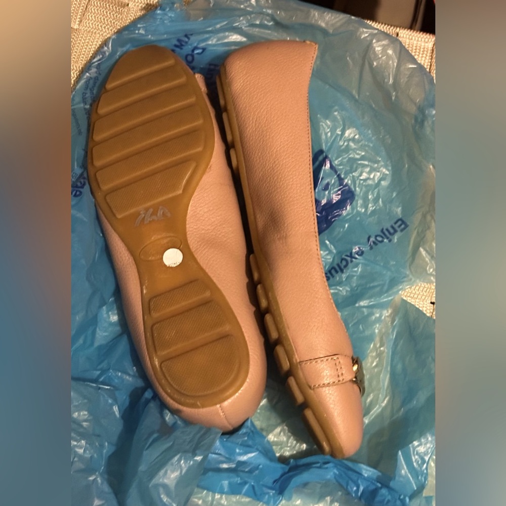 Coach flats